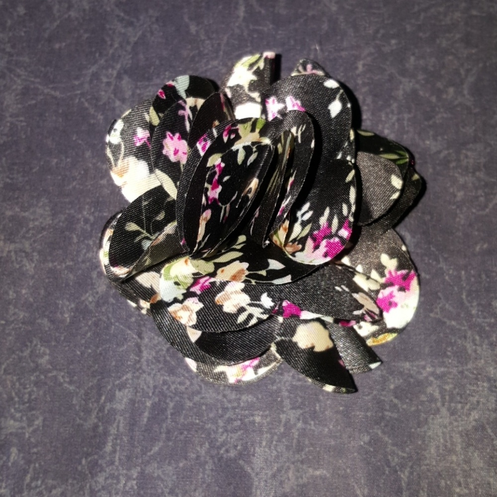 flower hair clip / button